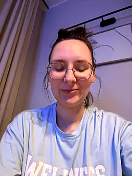 The Snowwhitee online show from November 15, 5:03 pm