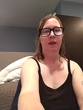 SweetandNaughty1 online show from September 17, 8:18 pm