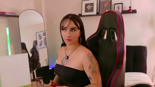 EmmyEvans1 online show from March 21, 7:41 pm