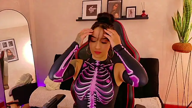 EmmyEvans1 online show from March 3, 7:42 pm