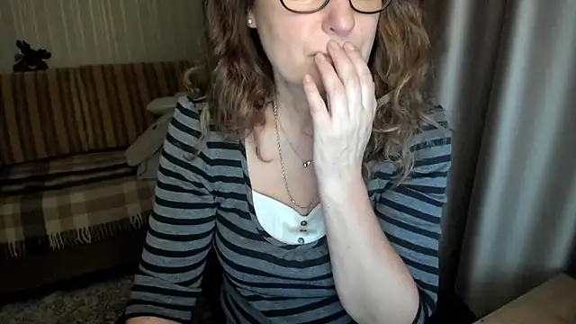 lauraoven online show from January 16, 5:42 pm