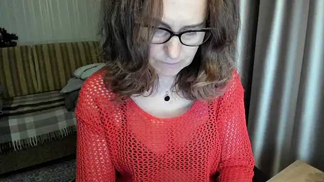 lauraoven online show from May 31, 7:04 pm