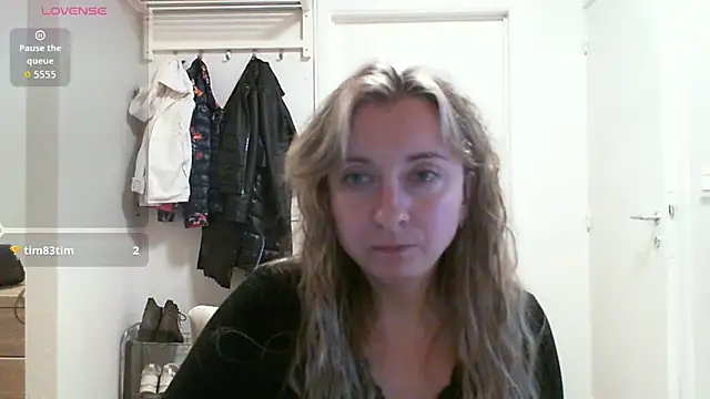 Snapshot of SusanCurt chatting on October 15, 8:39 am SusanCurt online show from October 15, 8:39 am