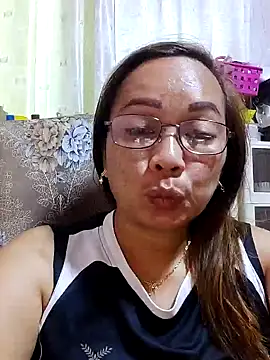 Snapshot of asianwet4u chatting on October 14, 1:30 am asianwet4u online show from October 14, 1:30 am