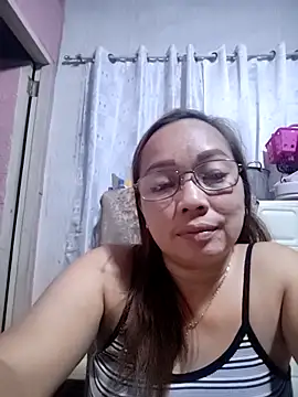 Snapshot of asianwet4u chatting on October 11, 3:15 pm asianwet4u online show from October 11, 3:15 pm