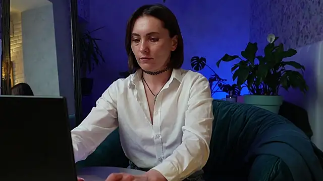 ClaraBendover online show from May 27, 6:49 pm