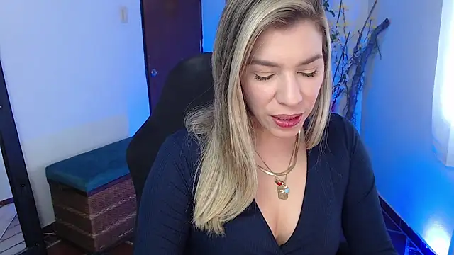 ms sofia x online show from October 27, 5:30 pm