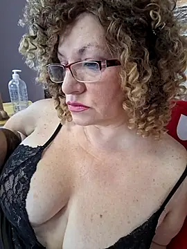 innocentsquirt online show from December 3, 7:44 am