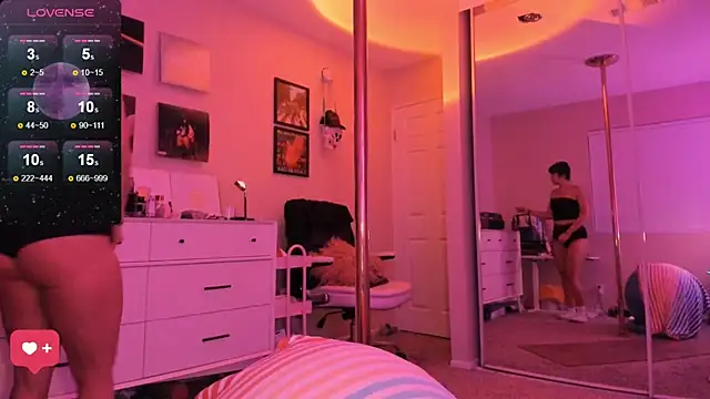 Evie-Luna online show from September 12, 2:45 am