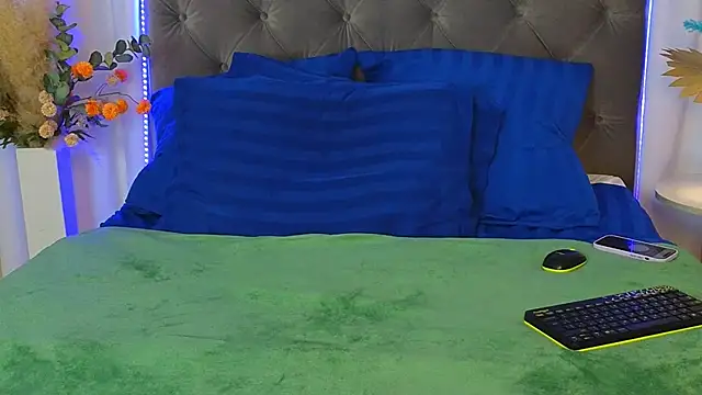 Ariana Petite online show from March 2, 5:08 am