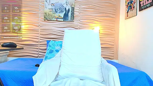 mia pineda online show from November 10, 10:49 pm