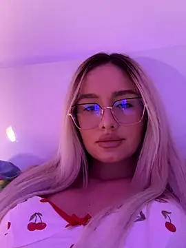 Snapshot of mollyxxx chatting on September 22, 10:52 pm mollyxxx online show from September 22, 10:52 pm