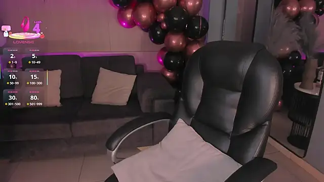 MiaRoberts1 online show from January 9, 11:31 pm