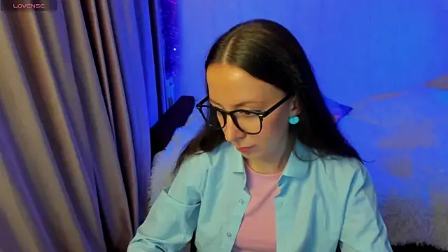 CurlySteph online show from October 26, 4:46 pm