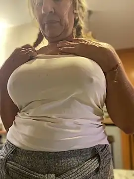 camelia3 online show from December 3, 11:45 am