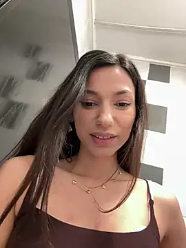  MiaQueen  online show from April 2, 10:40 pm