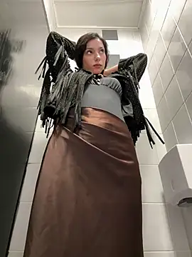  MiaQueen  online show from April 26, 9:56 pm