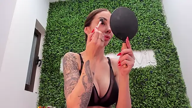 realhotfallingdevil online show from April 1, 4:46 am