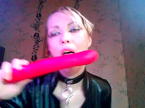 WildMissNiks online show from October 30, 9:55 am