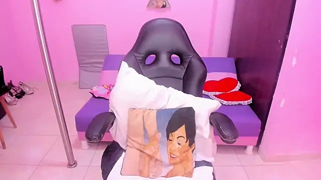 MATURE WHOR33 online show from March 24, 11:48 am