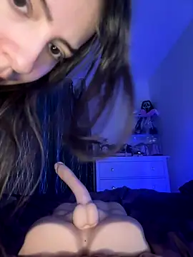 Snapshot of eleonoree chatting on October 14, 9:17 pm eleonoree online show from October 14, 9:17 pm