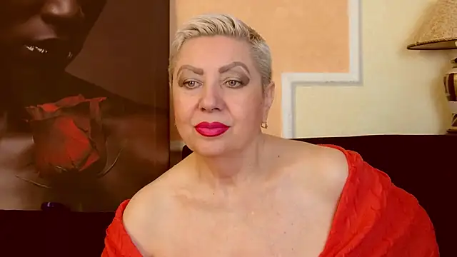 Snapshot of LadyPosh chatting on September 9, 8:52 pm LadyPosh online show from September 9, 8:52 pm