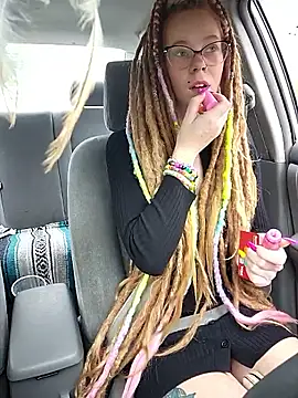 LucidLucy online show from September 21, 9:35 pm