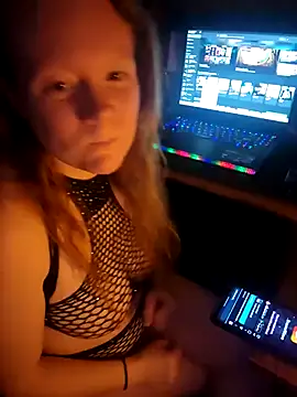 LilTokez online show from December 22, 1:47 pm