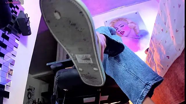 KimberlySaen online show from January 12, 1:22 am