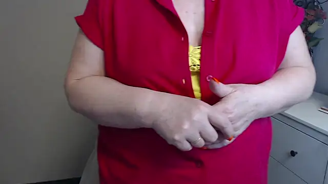 Adelewildx online show from April 10, 6:30 am