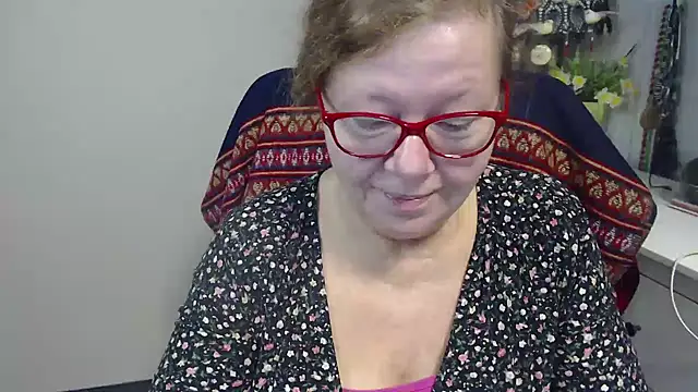 Adelewildx online show from November 11, 5:03 am