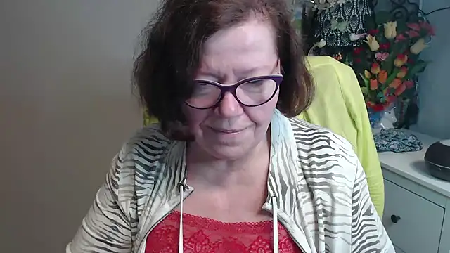 Adelewildx online show from April 14, 3:28 am