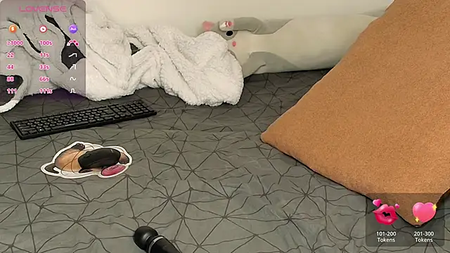 SuchArt  online show from February 4, 7:17 pm