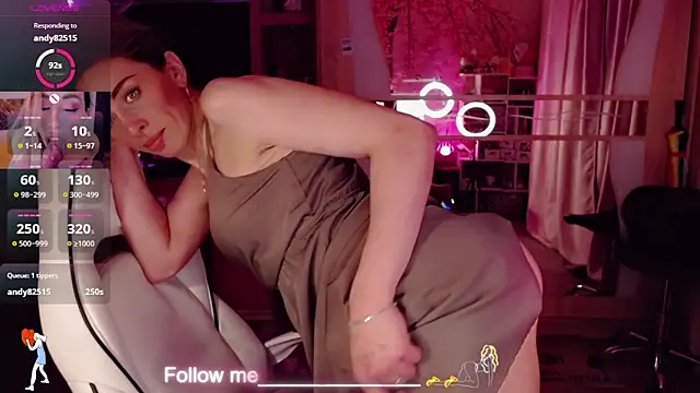 AnnieGOld  online show from April 18, 10:09 pm