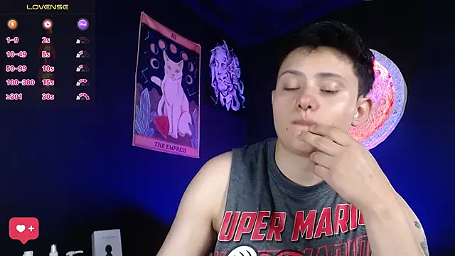 girl intense444 online show from November 9, 7:32 pm