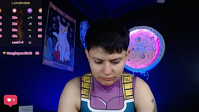 girl intense444 online show from November 5, 1:05 pm