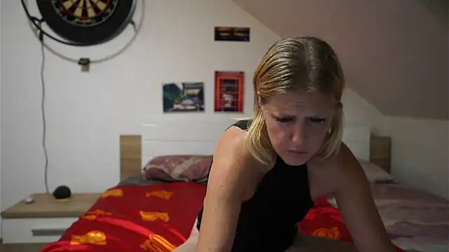 Moistdevil online show from October 15, 2:52 pm