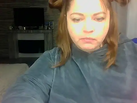 cute  cherry online show from February 21, 9:48 pm