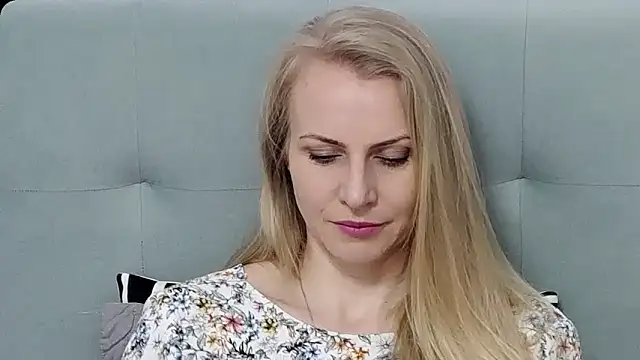 K  Adrienne online show from April 20, 5:10 am