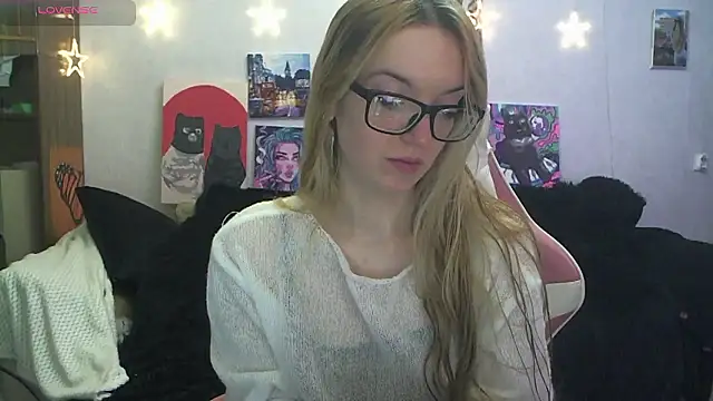 SecretSophia online show from January 9, 11:47 am