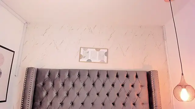 Snapshot of Kim_Blane chatting on September 20, 4:44 am Kim Blane online show from September 20, 4:44 am