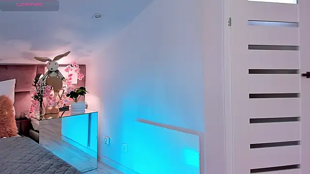 MiaMuse online show from April 16, 7:13 pm