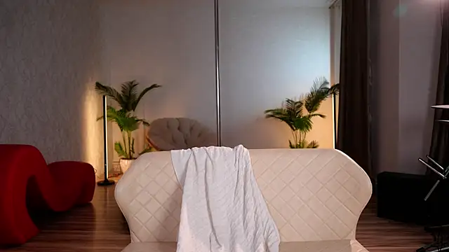 KittyCaitlin online show from April 20, 11:19 pm