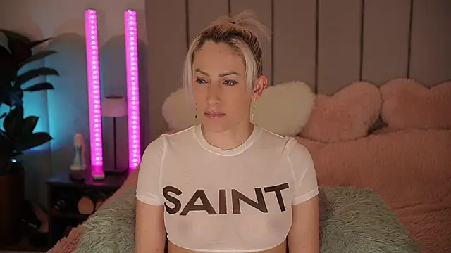 VickySecret96 online show from April 4, 5:56 pm