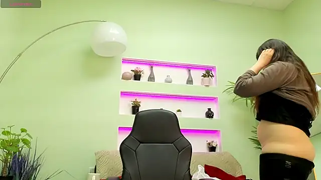 BattyMoll online show from October 2, 3:50 pm