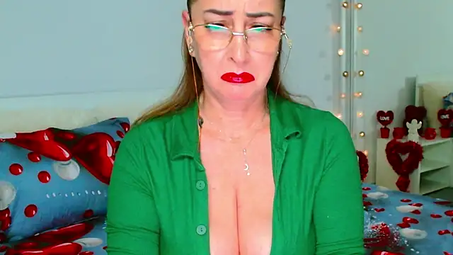 Tyana40 online show from February 19, 2:11 am