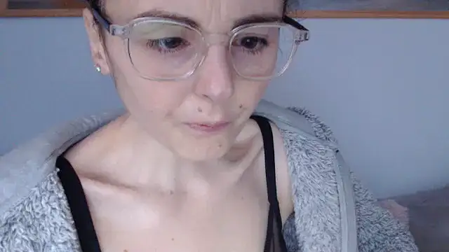 cleophee online show from April 3, 6:00 am