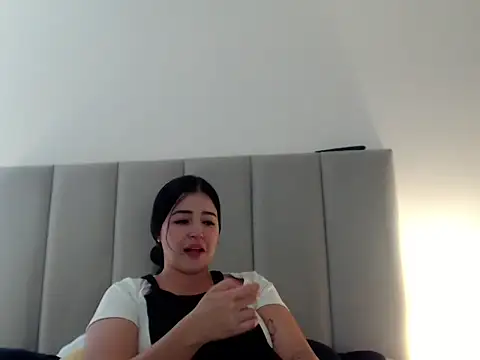 Aleska  Bell online show from December 4, 6:41 pm