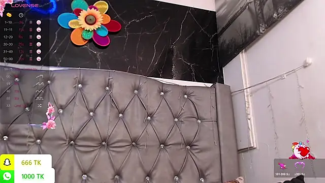LAILAGUMMY online show from May 28, 2:59 pm