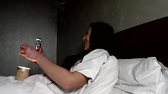 JulianaGold1 online show from December 17, 10:14 pm